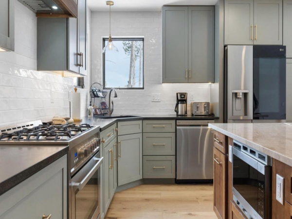 Luxury Peak 8 Ski in ski out 6 bedroom in the heart of Breck!